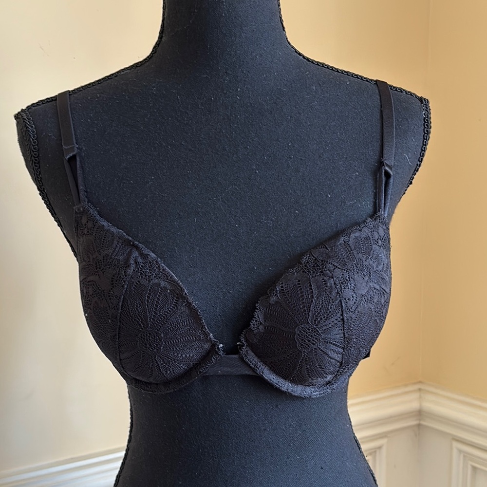 Victoria’s Secret Black Lace Push-Up Bra Size 34B